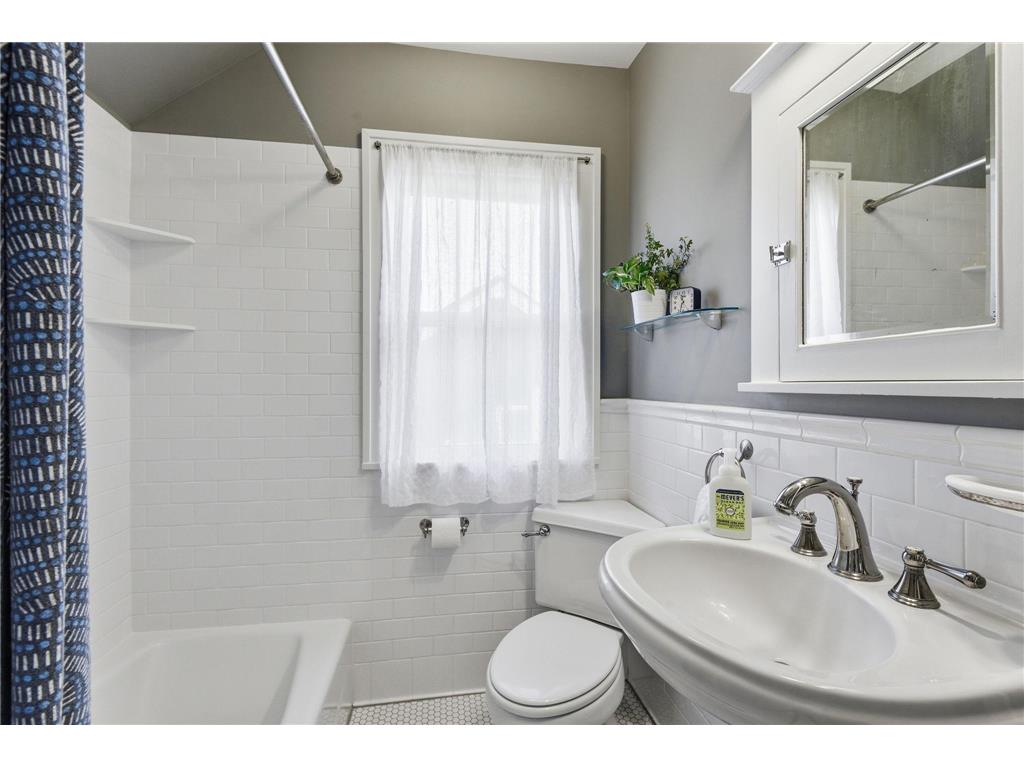 1674 Jefferson Avenue Saint Paul MN 55105 7040348 image18