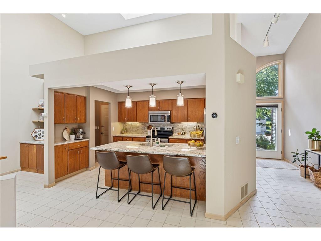1675 Brueberry Lane Arden Hills MN 55112 7016192 image1