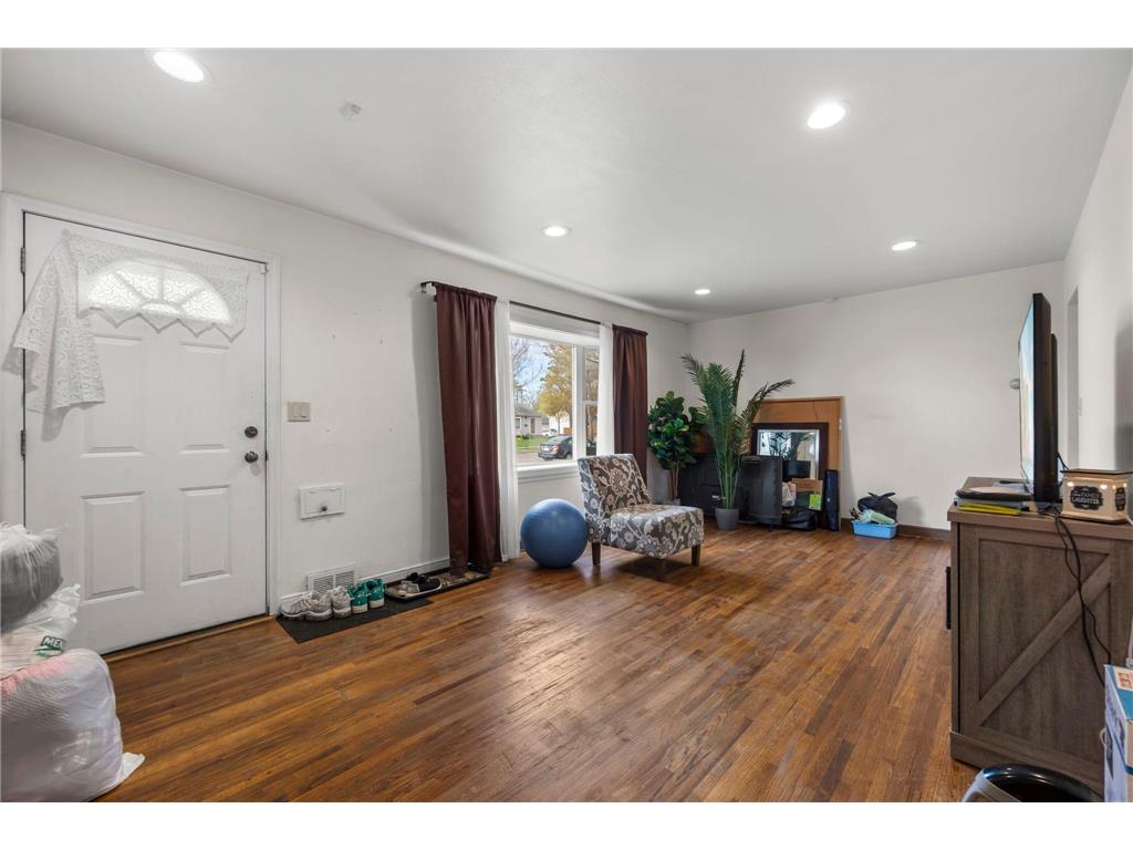 1675 Iowa Avenue E Saint Paul MN 55106 7062732 image10