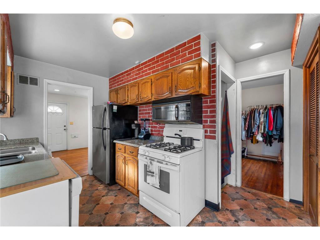 1675 Iowa Avenue E Saint Paul MN 55106 7062732 image14