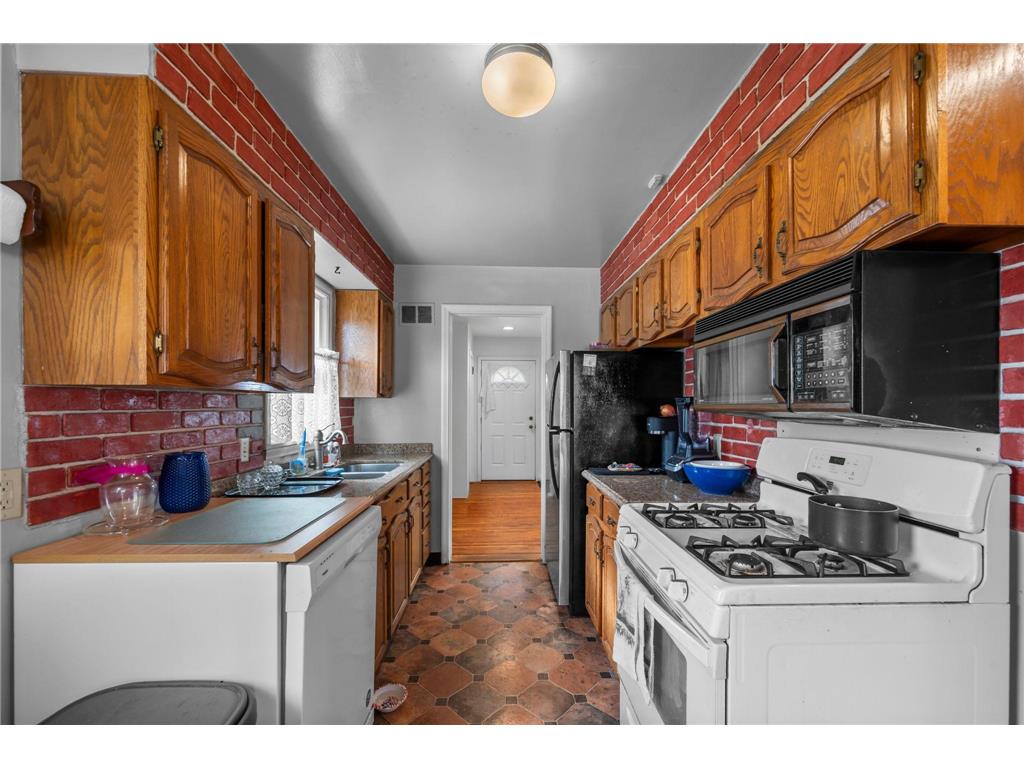 1675 Iowa Avenue E Saint Paul MN 55106 7062732 image16