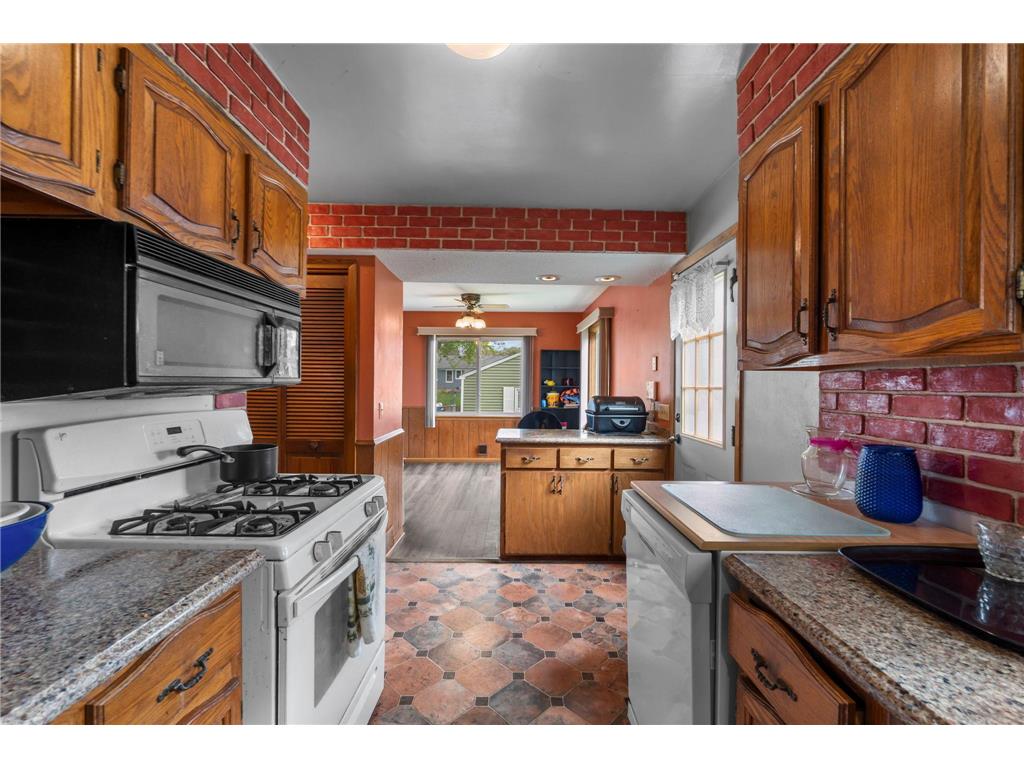 1675 Iowa Avenue E Saint Paul MN 55106 7062732 image17