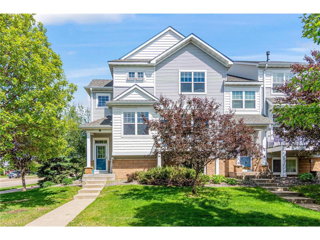 1675 Village Trail E #1 Maplewood MN 55109 6727503 image1