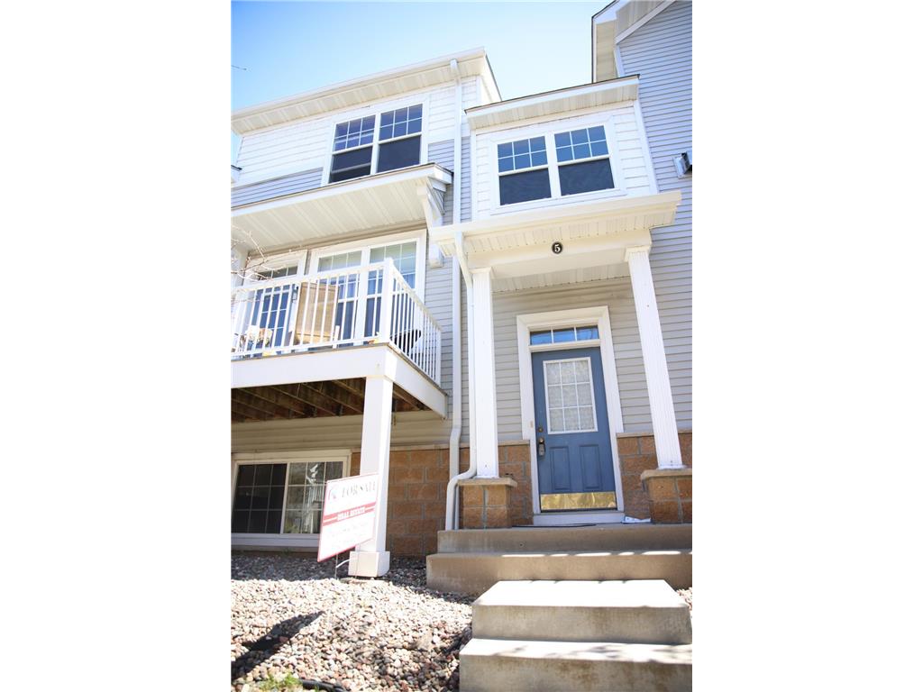 1675 Village Trail E #5 Maplewood MN 55109 6710421 image1