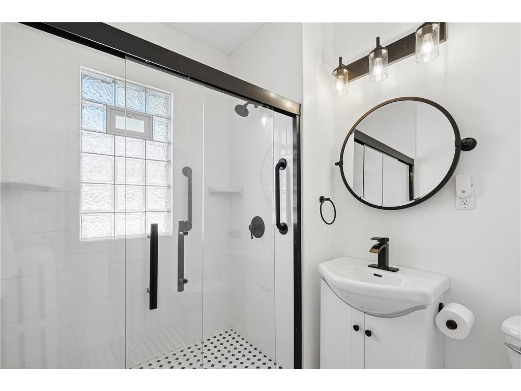 1676 Berkeley Avenue Saint Paul MN 55105 7026335 image16