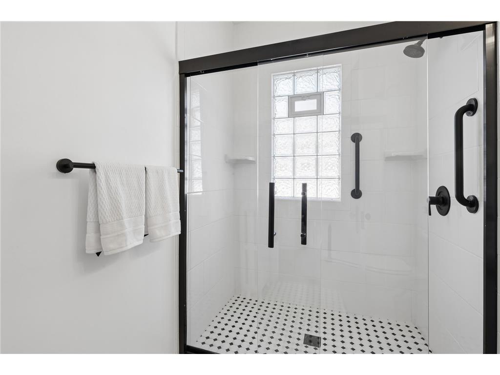 1676 Berkeley Avenue Saint Paul MN 55105 7026335 image17