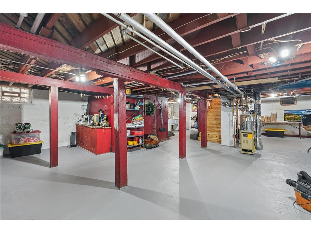 1676 Berkeley Avenue Saint Paul MN 55105 7026335 image25