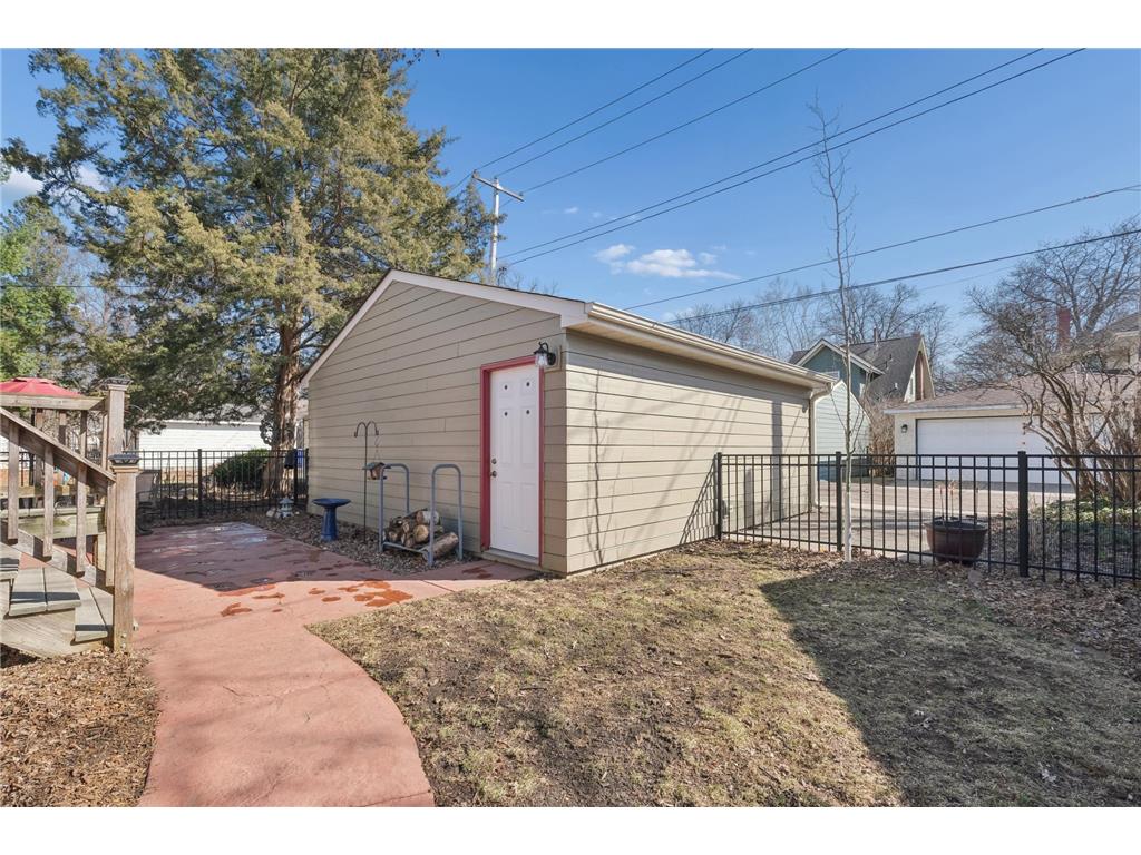 1676 Berkeley Avenue Saint Paul MN 55105 7026335 image26