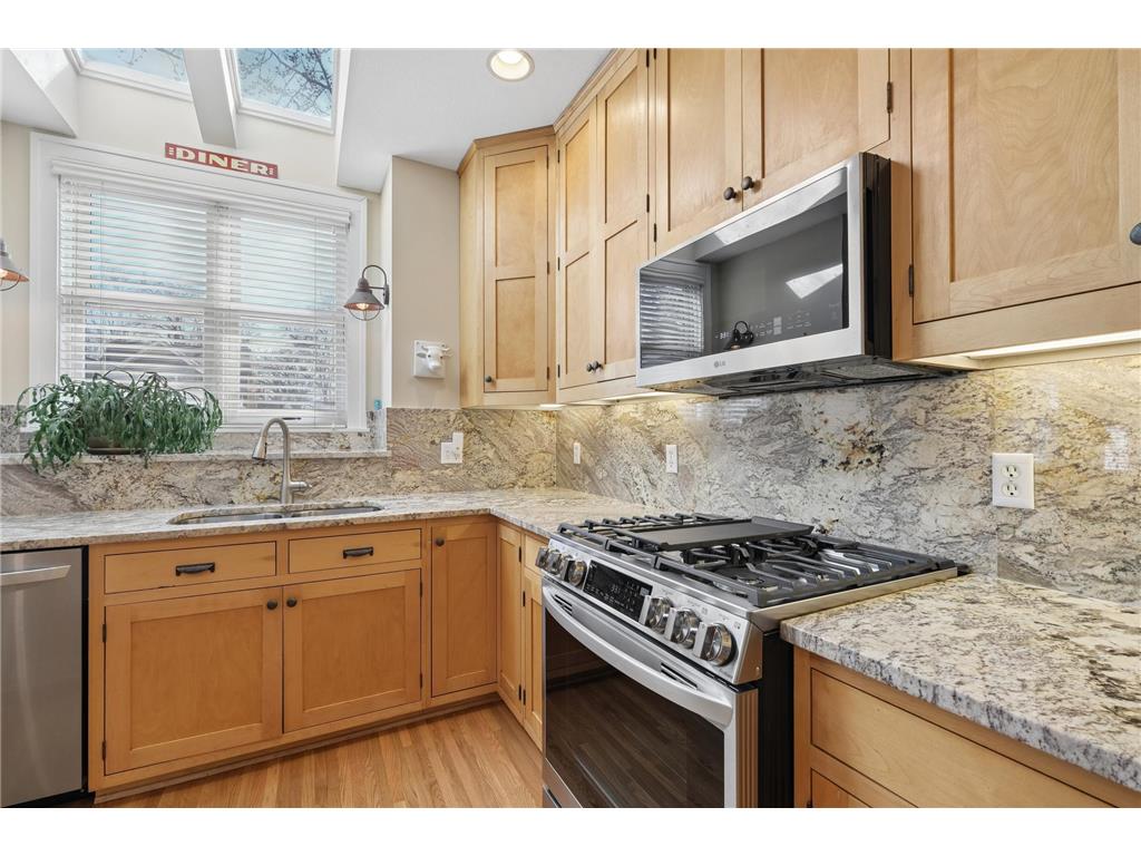 1676 Berkeley Avenue Saint Paul MN 55105 7026335 image9