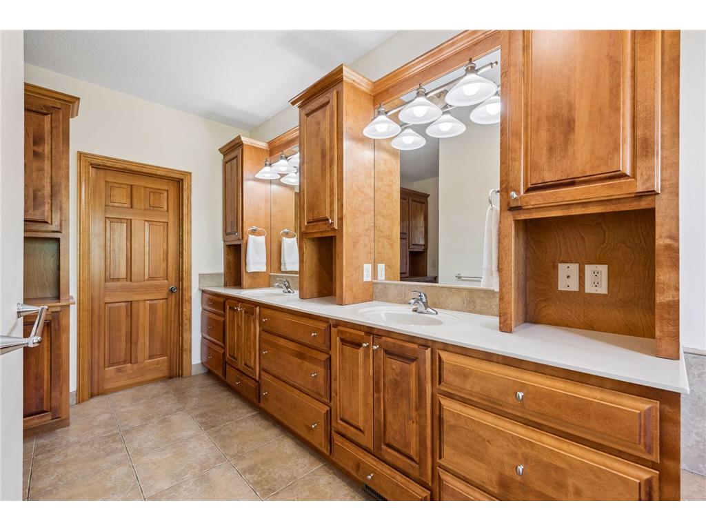 1676 Isabella Parkway Chaska MN 55318 7029497 image36