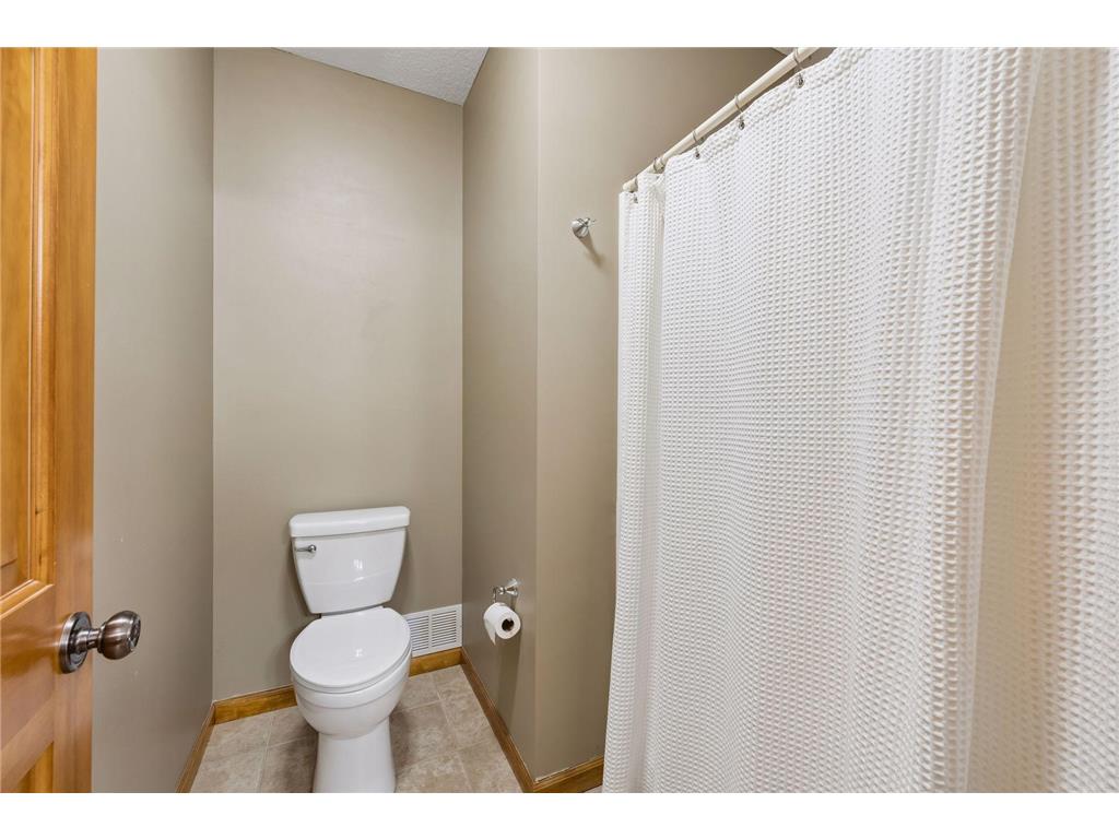 1676 Isabella Parkway Chaska MN 55318 7029497 image54