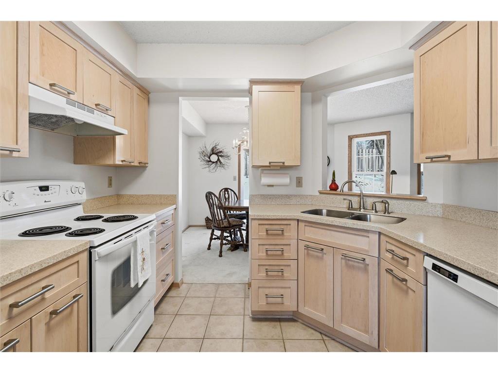 1676 Rose Hill Circle #1676 Lauderdale MN 55108 7006445 image13
