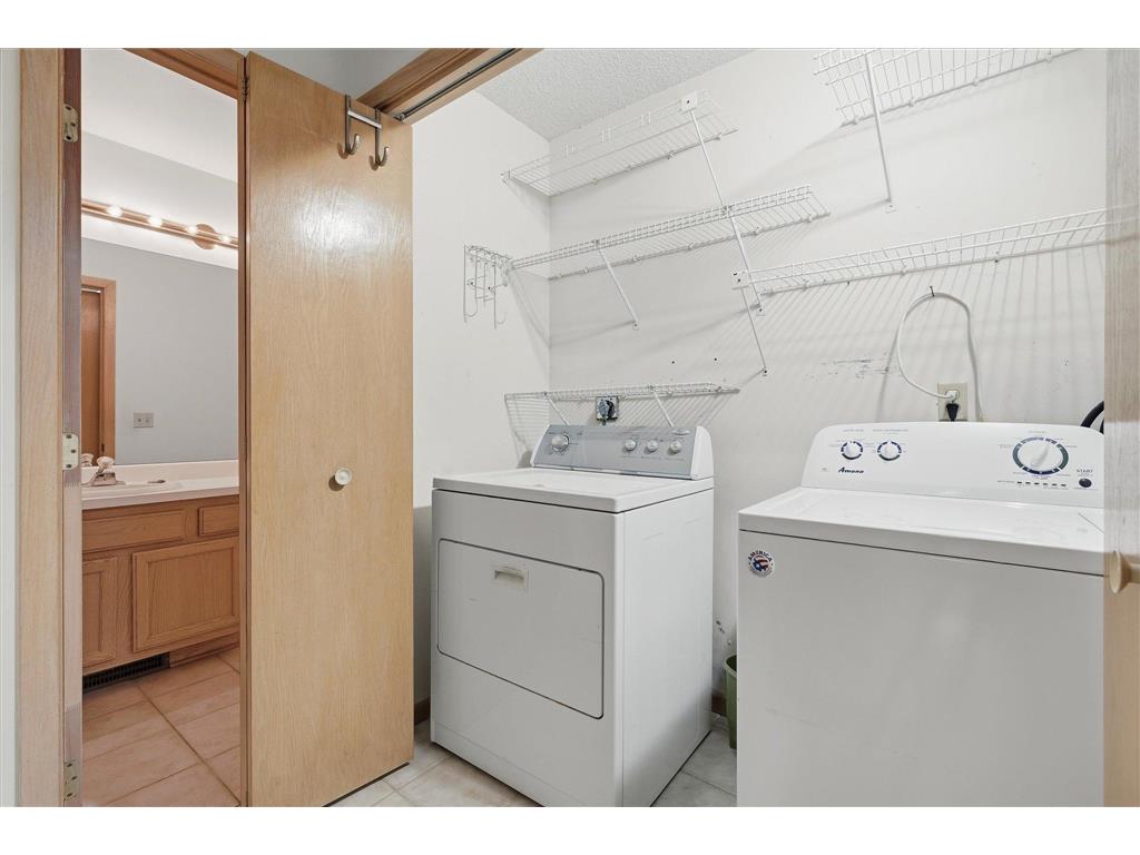 1676 Rose Hill Circle #1676 Lauderdale MN 55108 7006445 image19