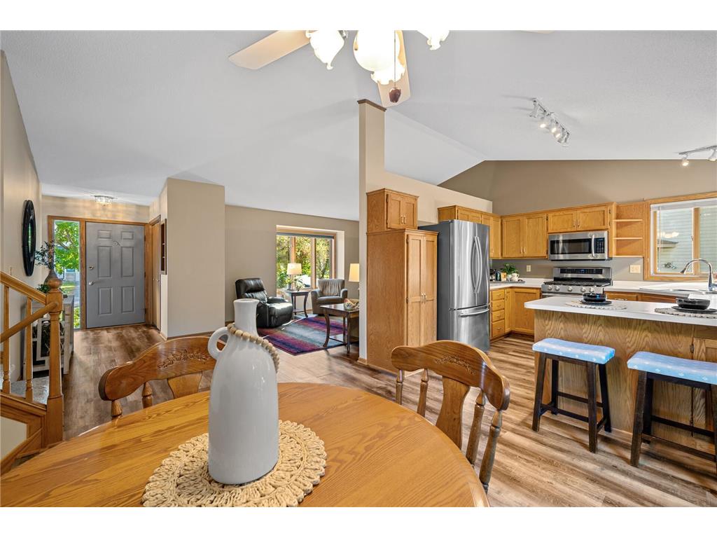 1677 124th Avenue NE Blaine MN 55449 6444833 image1