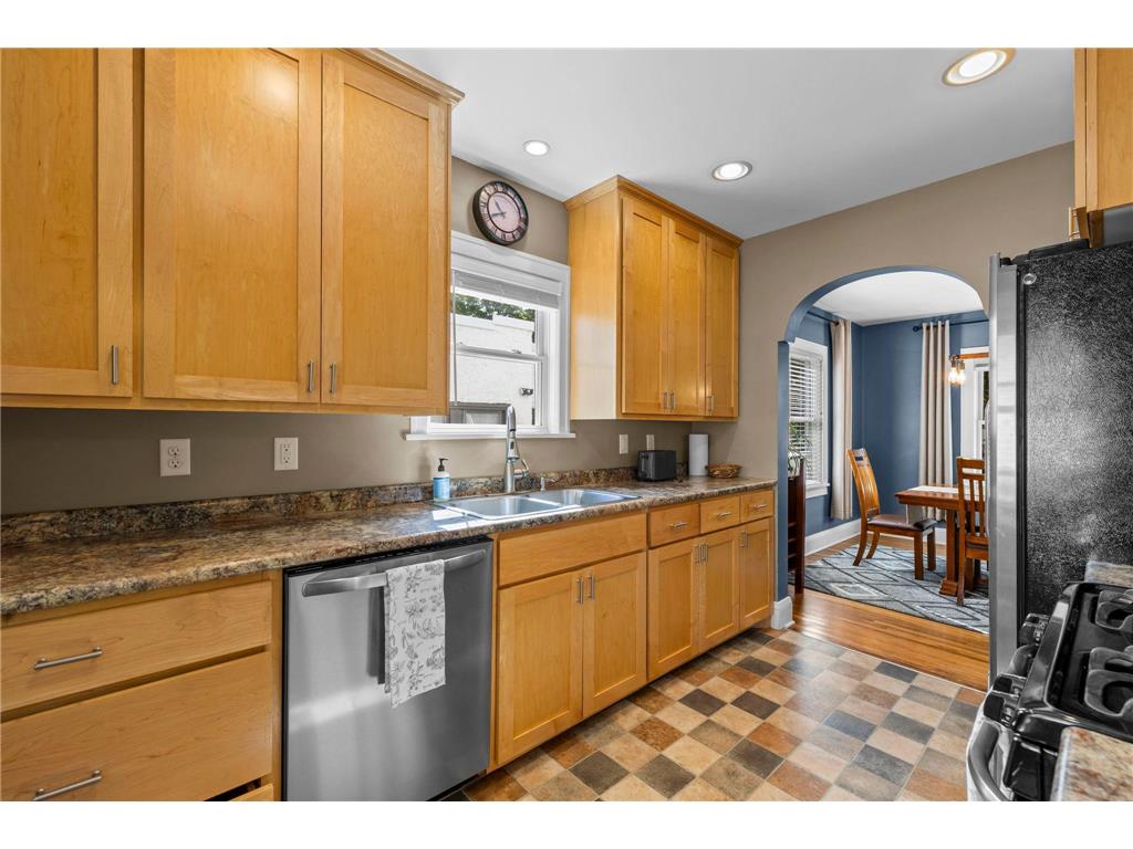 1677 Thomas Avenue Saint Paul MN 55104 7071115 image15