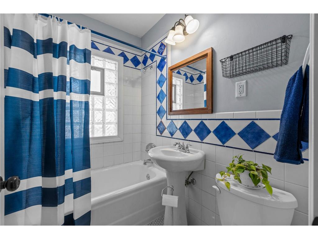 1677 Thomas Avenue Saint Paul MN 55104 7071115 image19
