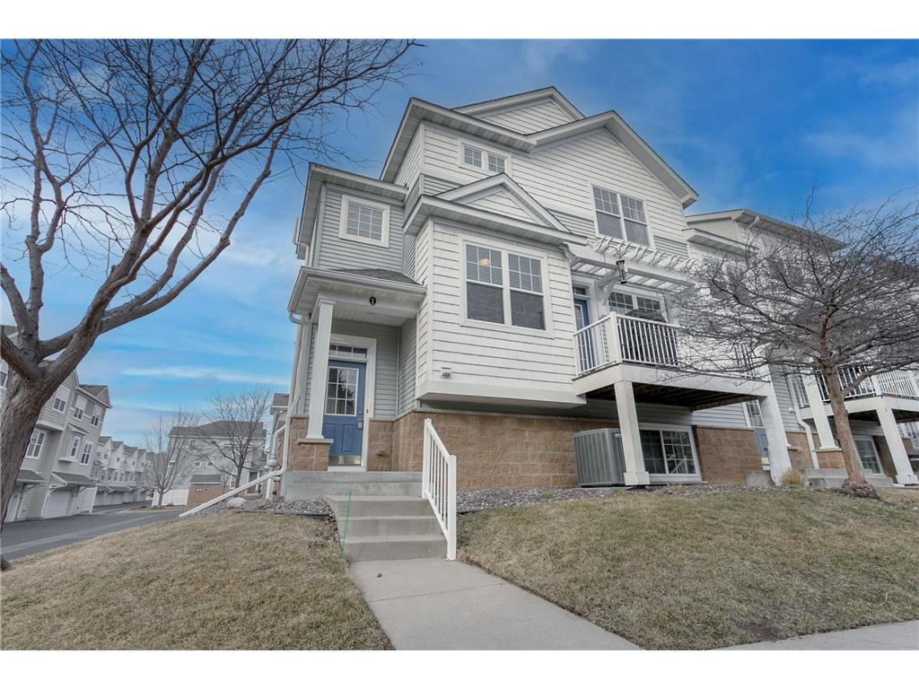 1678 Village Trail E #1 Maplewood MN 55109 6504115 image1