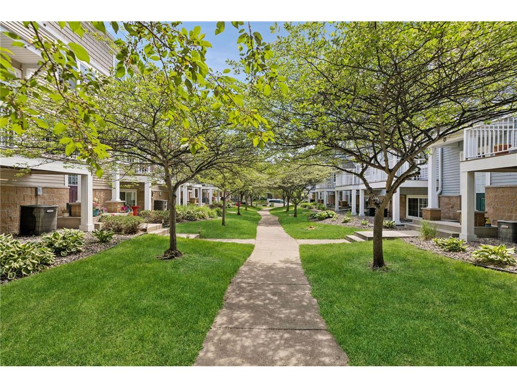 1679 Village Trail E #2 Maplewood MN 55109 7072364 image3