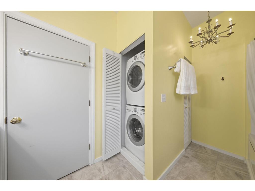168 College Avenue W #2 Saint Paul MN 55102 7093335 image18