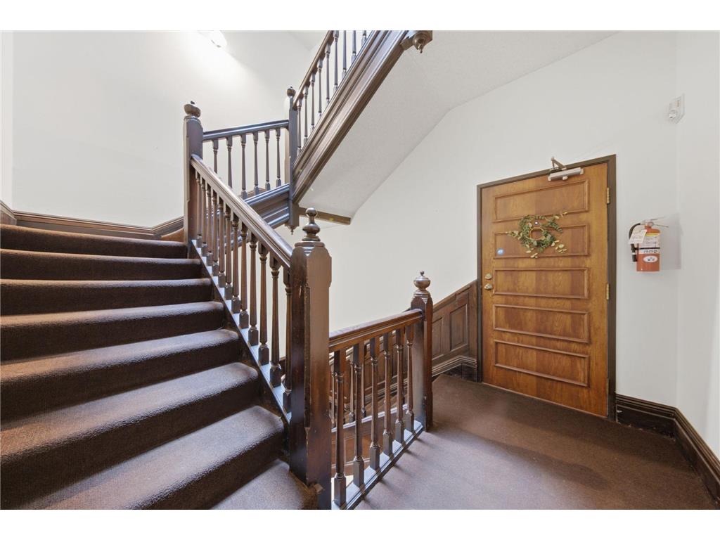 168 College Avenue W #2 Saint Paul MN 55102 7093335 image4