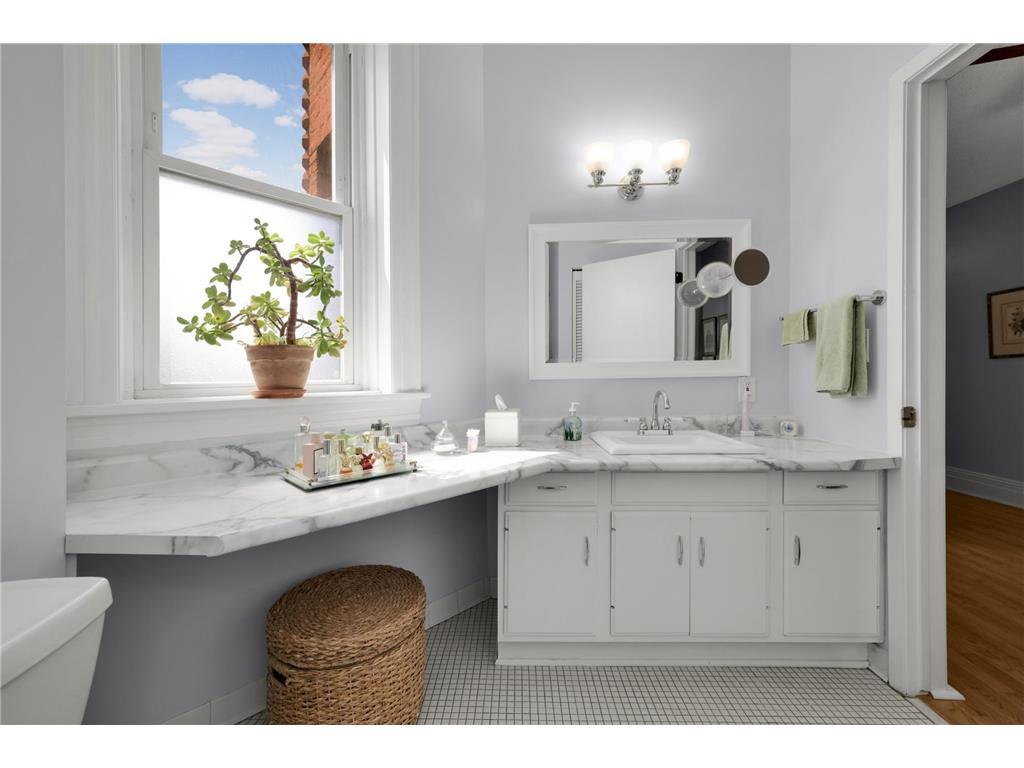 168 College Avenue W #4 Saint Paul MN 55102 7107350 image18