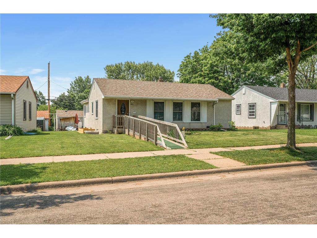 1680 Iowa Avenue E Saint Paul MN 55106 6738072 image1