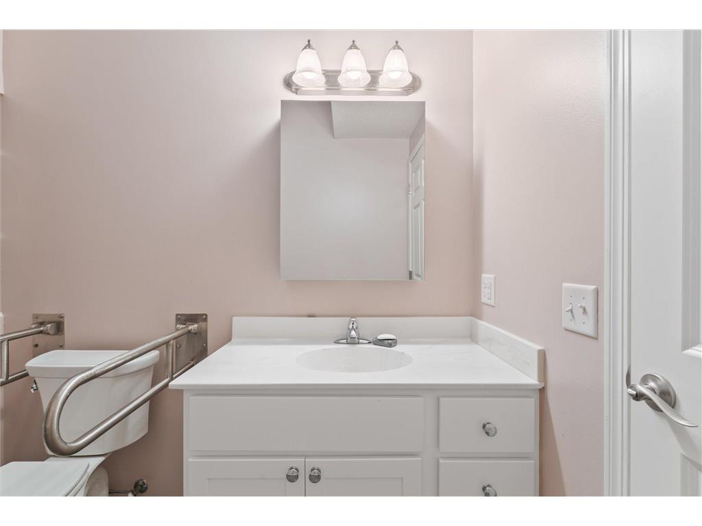 1680 Oakbrooke Court Eagan MN 55122 7082728 image46
