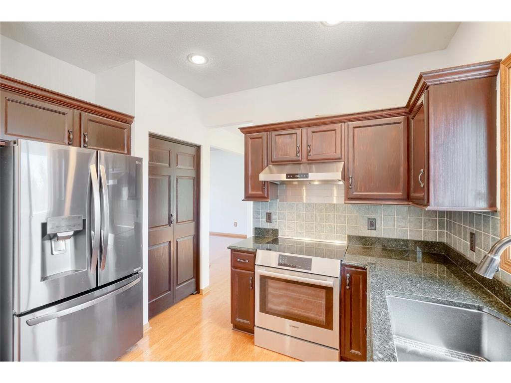 16813 Hutchinson Drive Lakeville MN 55044 7066432 image5