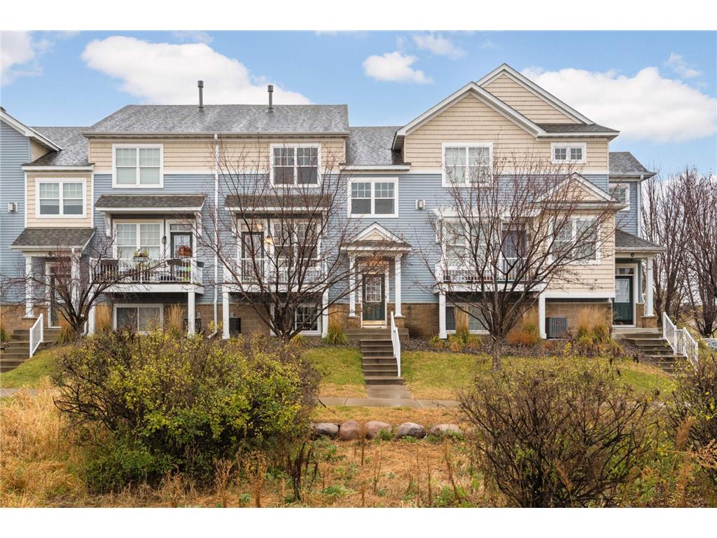 1682 Village Trail E #3 Maplewood MN 55109 6610875 image1