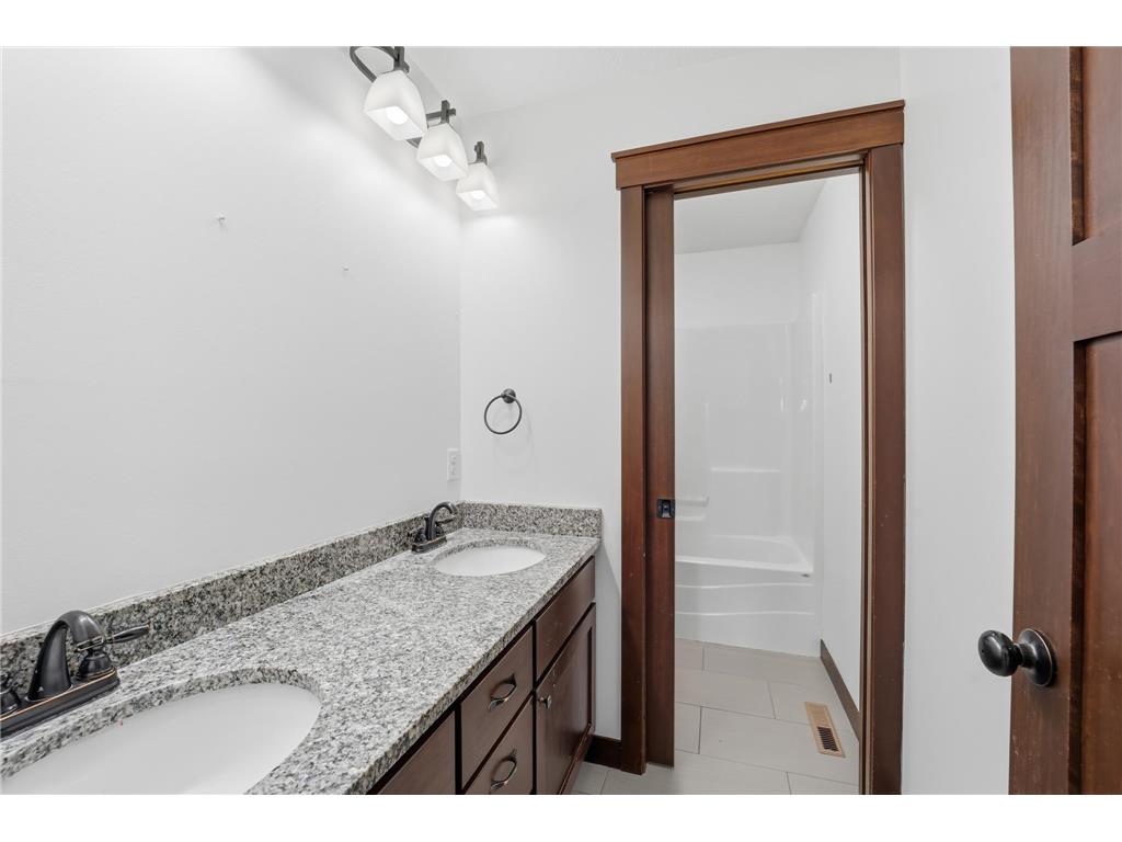 1683 Saint George Street Waconia MN 55387 7062172 image24