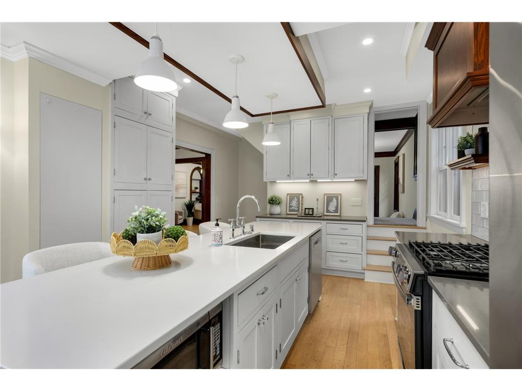 1683 Summit Avenue Saint Paul MN 55105 7064032 image21