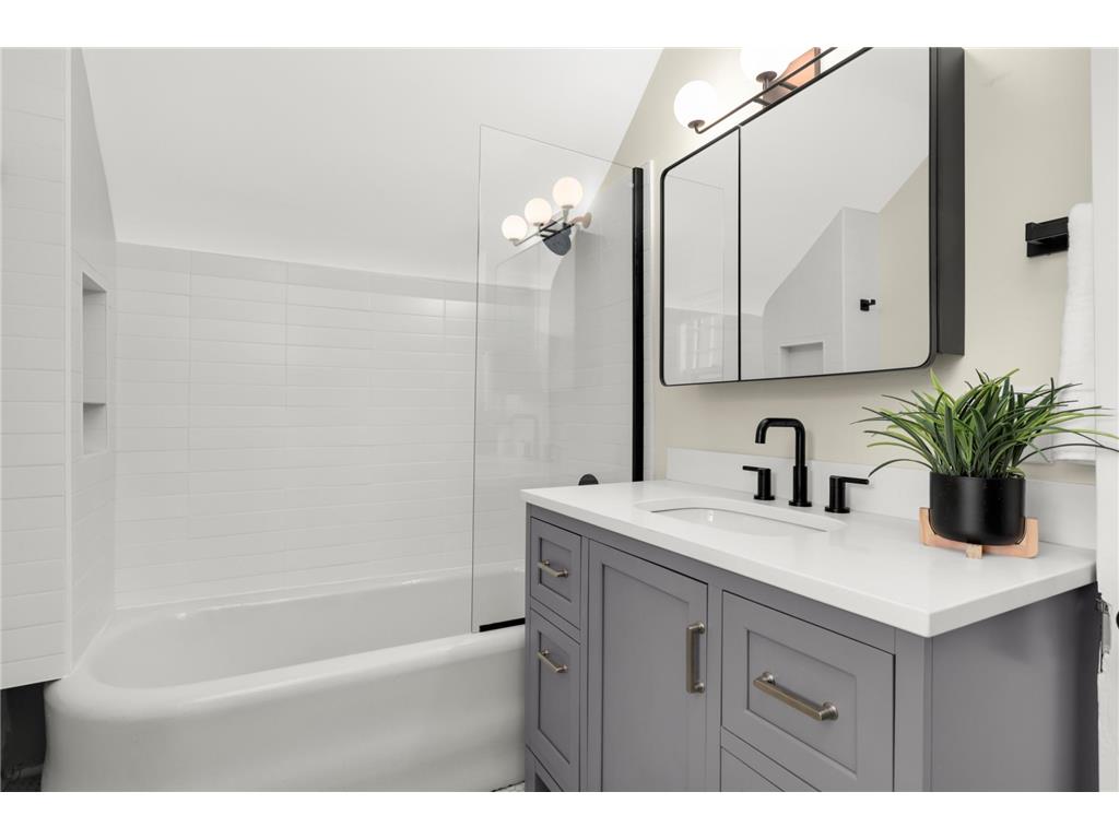 1683 Summit Avenue Saint Paul MN 55105 7064032 image38