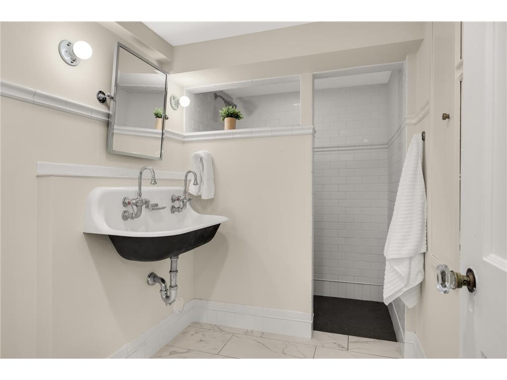 1683 Summit Avenue Saint Paul MN 55105 7064032 image48