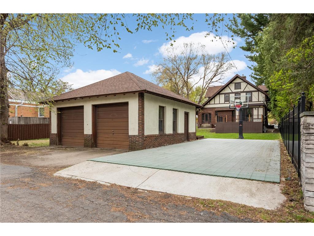 1683 Summit Avenue Saint Paul MN 55105 7064032 image54