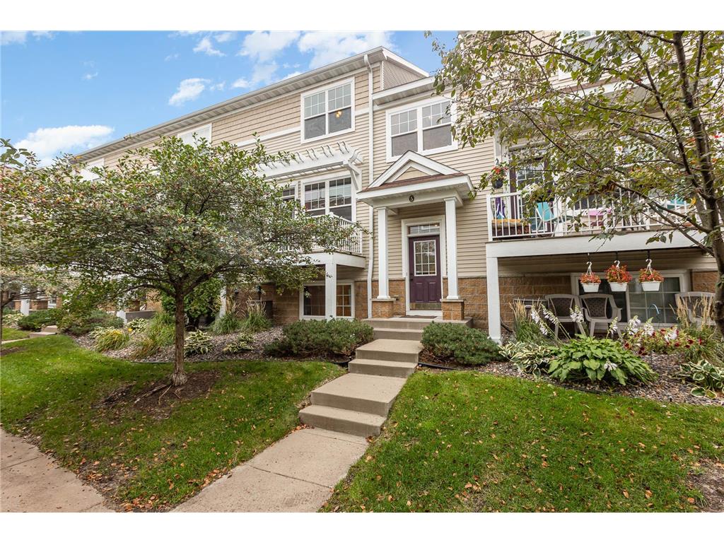 1683 Village Trail E 515, Maplewood, MN 55109 MLS 6259615 Edina