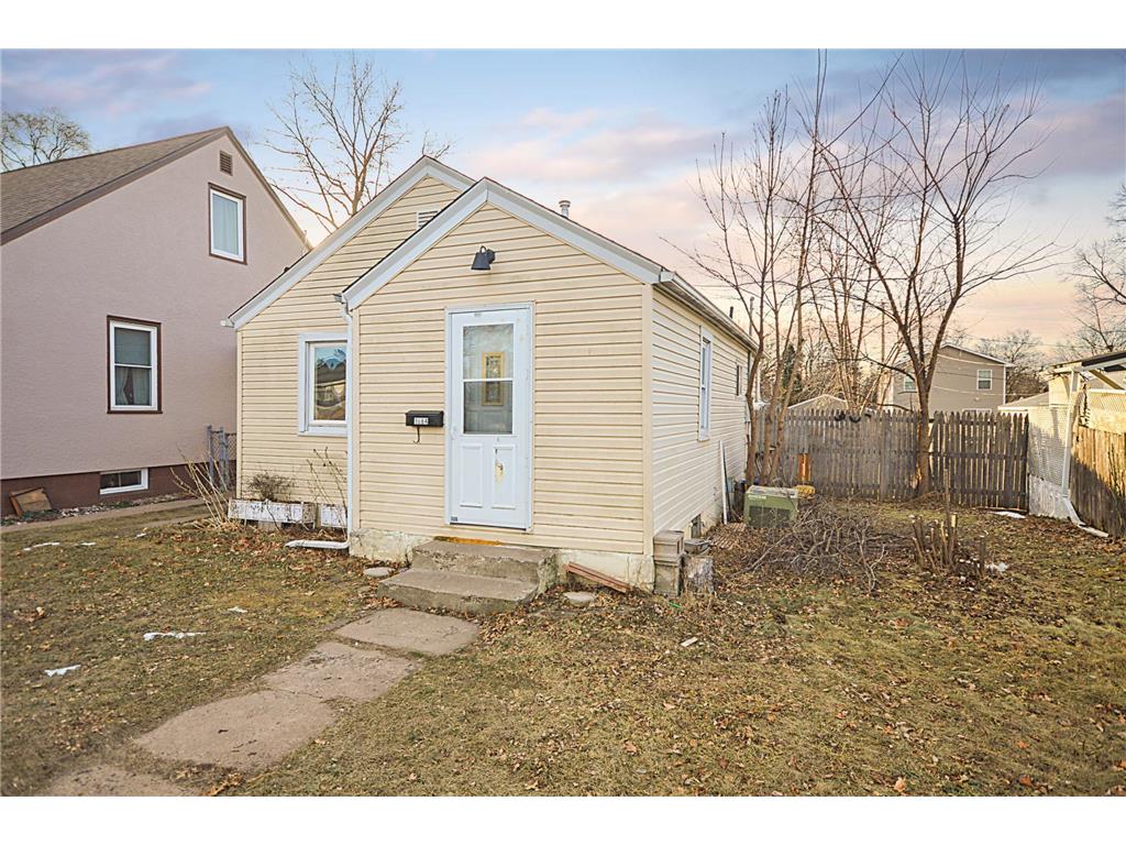1684 Hyacinth Avenue E Saint Paul MN 55106 6620756 image1