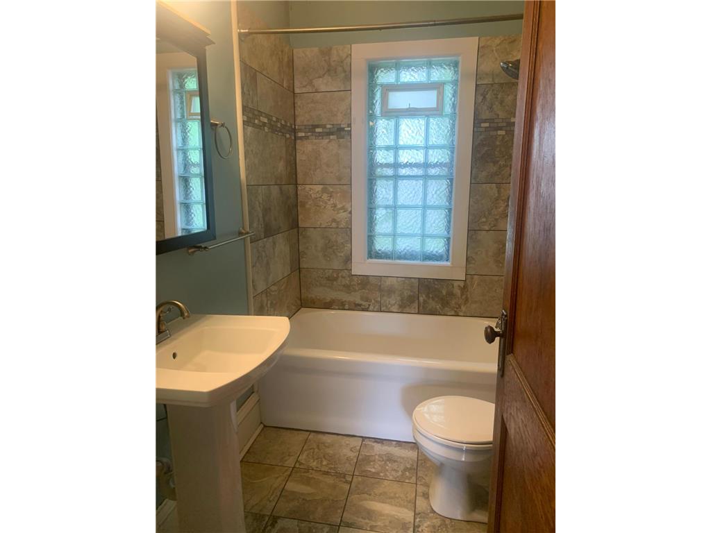 1685 Selby Avenue Saint Paul MN 55104 7066770 image8
