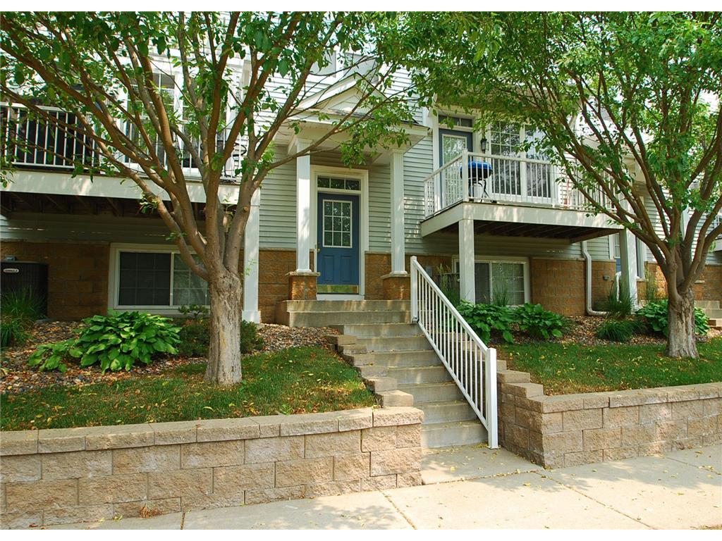 1687 Village Trail E #4 Maplewood MN 55109 6388866 image1