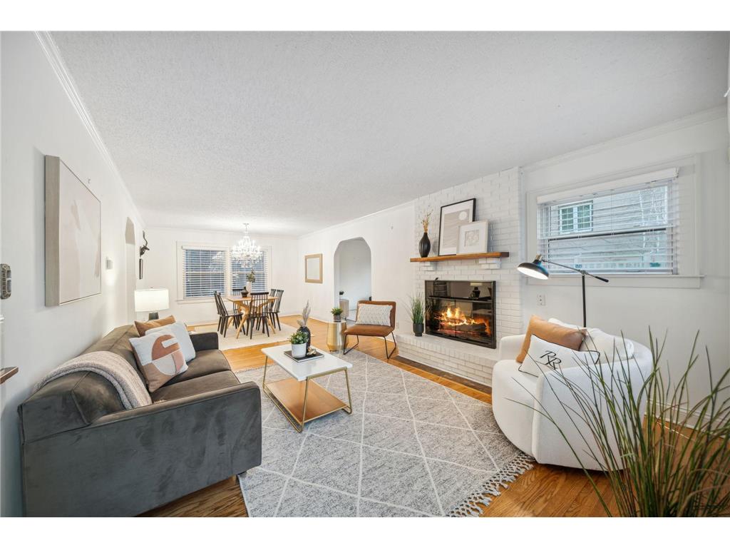 1688 Mississippi River Boulevard S, Saint Paul, MN, 55116 MLS