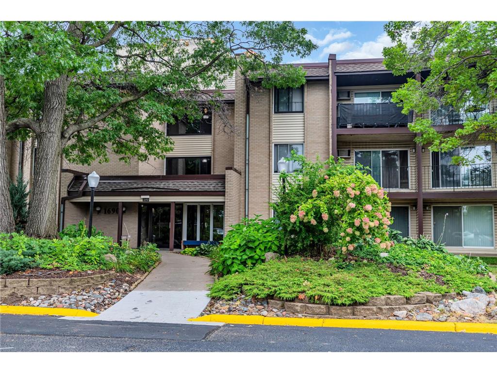 1690 Highway 36 W #216 Roseville MN 55113 6786820 image1