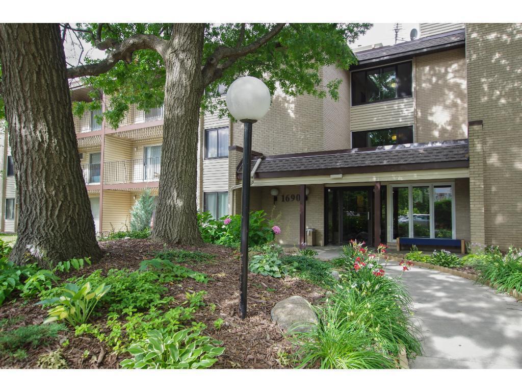 1690 Highway 36 W #220 Roseville MN 55113 6328161 image1