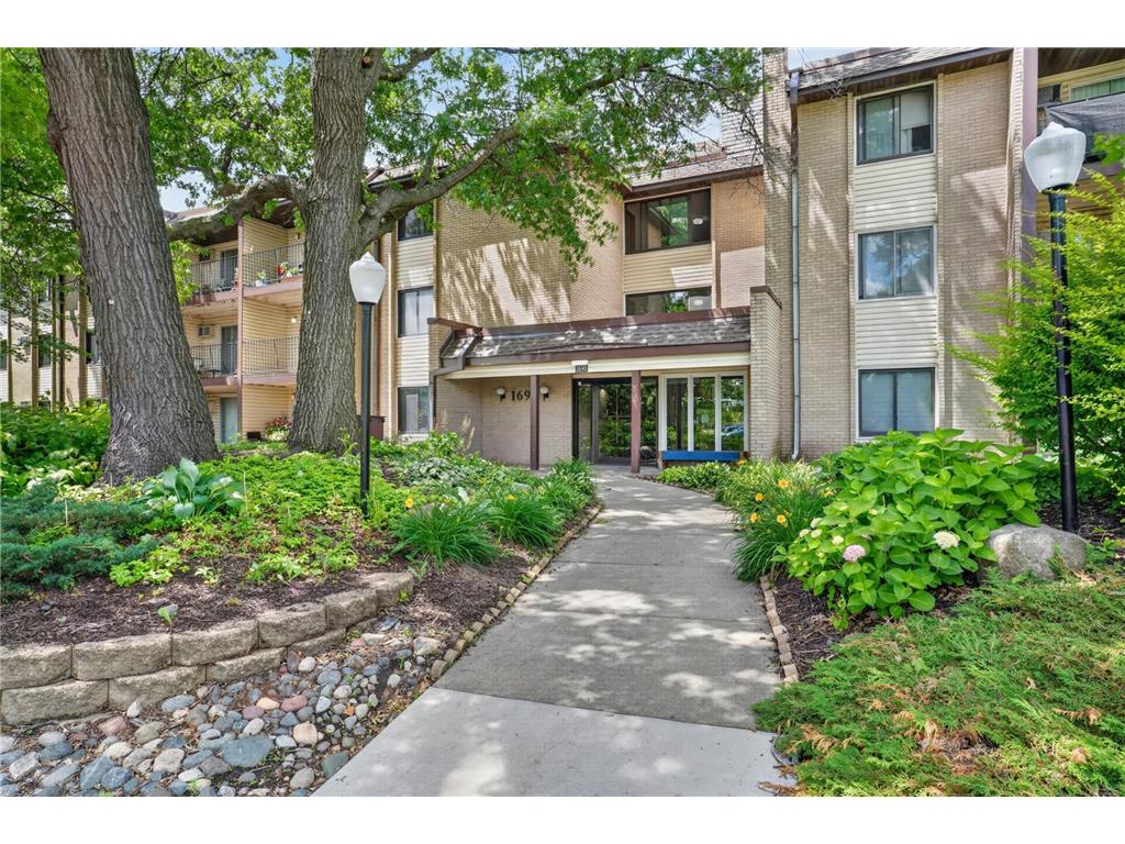 1690 Highway 36 W #320 Roseville MN 55113 7087597 image1