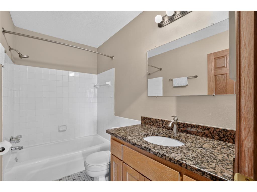 1690 Highway 36 W #320 Roseville MN 55113 7087597 image19