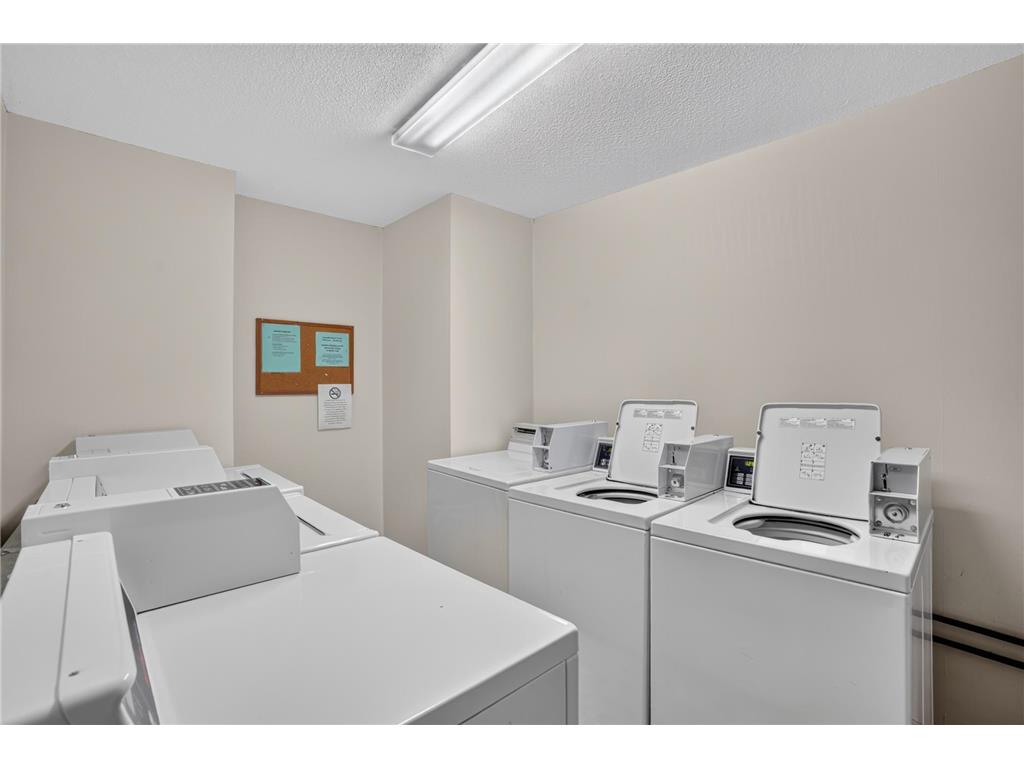 1690 Highway 36 W #320 Roseville MN 55113 7087597 image25
