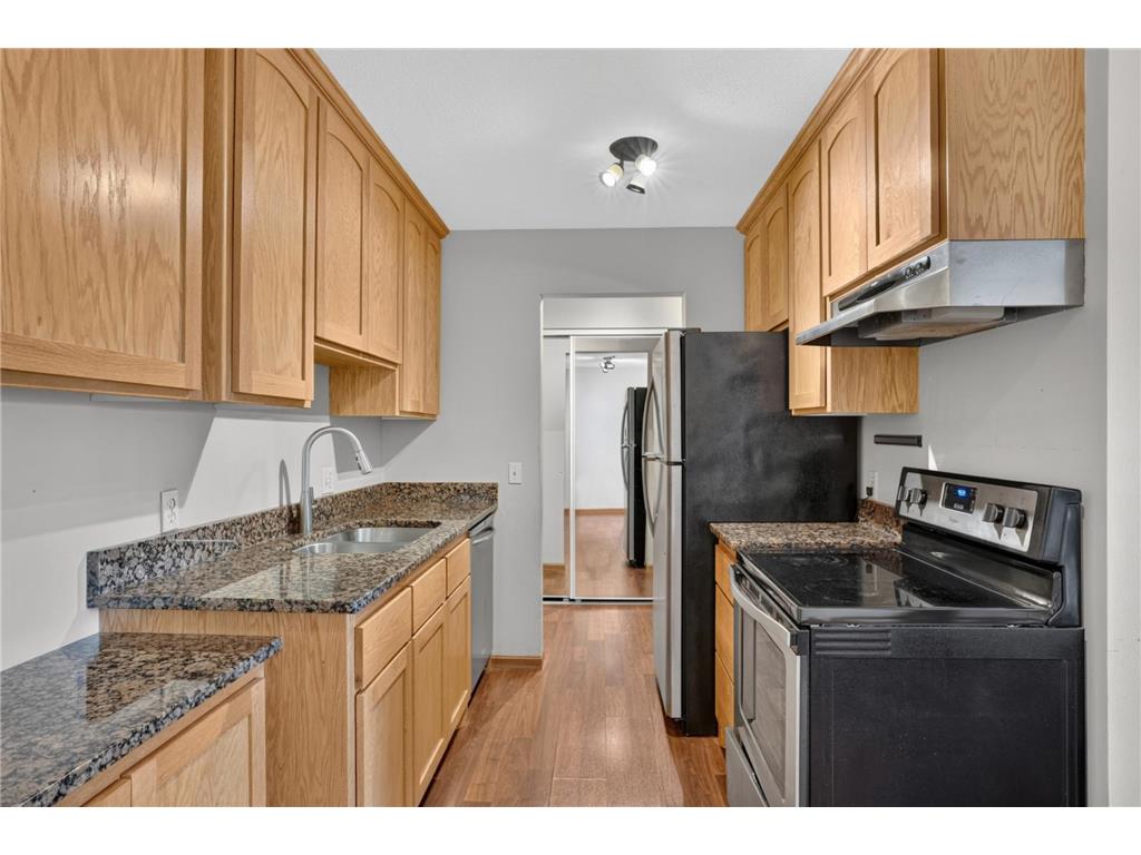 1690 Highway 36 W #320 Roseville MN 55113 7087597 image4