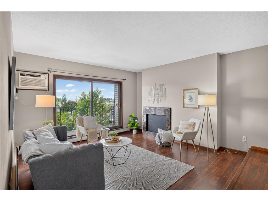 1690 Highway 36 W #320 Roseville MN 55113 7087597 image8