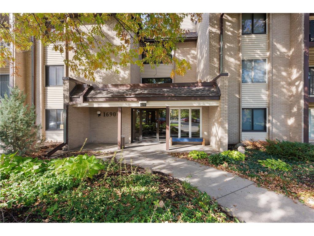 1690 Highway 36 W #333 Roseville MN 55113 6450400 image1