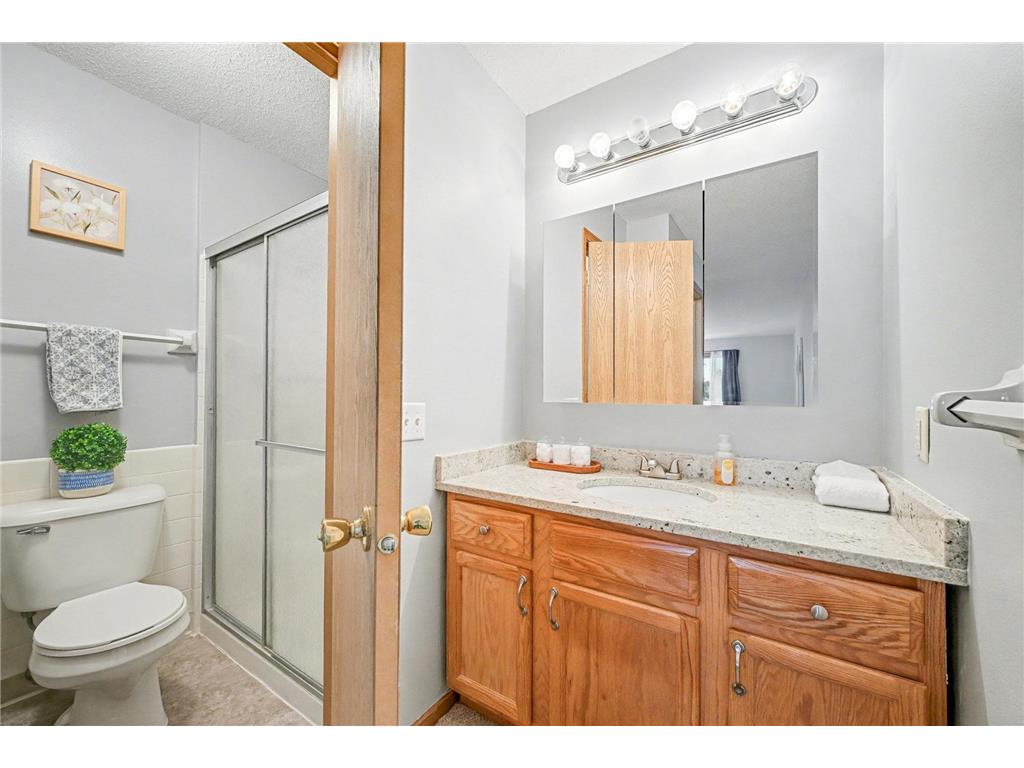 1690 Highway 36 w #224 Roseville MN 55113 6821118 image10