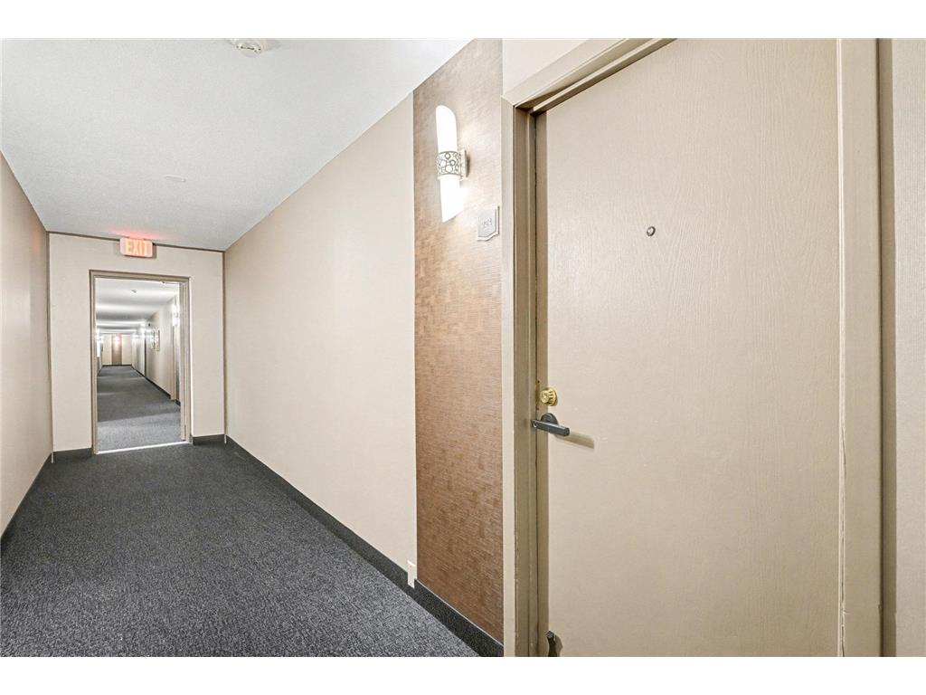 1690 Highway 36 w #224 Roseville MN 55113 6821118 image19