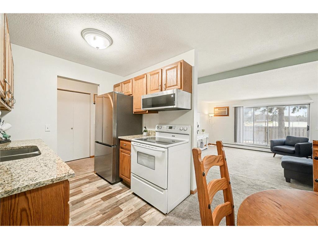 1690 Highway 36 w #224 Roseville MN 55113 6821118 image5